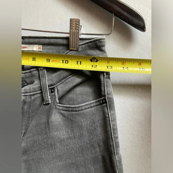 Levi’s 711 low rise skinny distressed black denim jeans Sz  26 - Picture 8 of 9